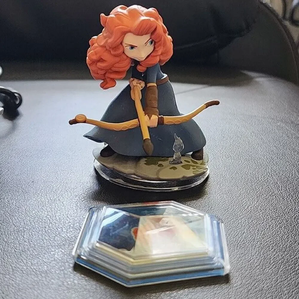 Disney Infinity Figure Base Portal Pad Plus 2 Figures Brave Merida Stitch‎